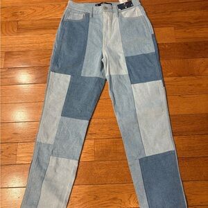 Hollister California Ultra High Rise Mom Jean size 3R 26x27
